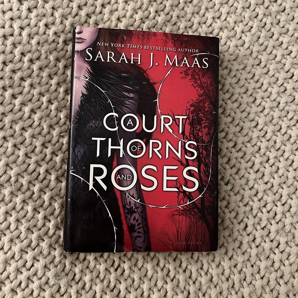 A Court of Thorns and Roses - Original Hardcover